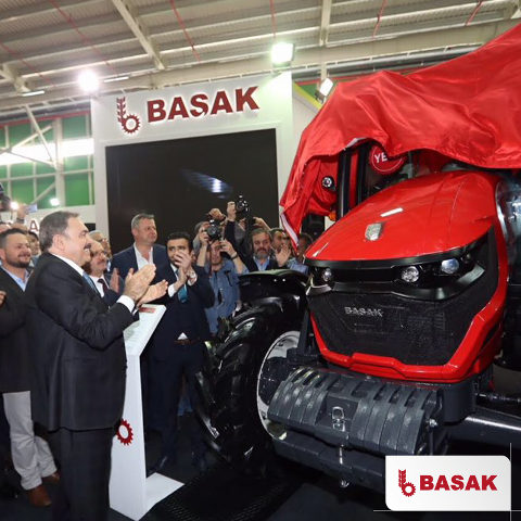 basak-traktor-fuarin-gozdesi-oldu--(3)-002.png