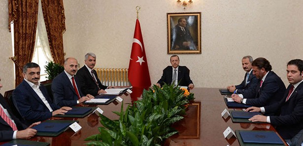 basbakanla_ilk_toplantisina_katildi13736260840_h1048700.jpg basbakanla_ilk_toplantisina_katildi13736260840_h1048700.jpg