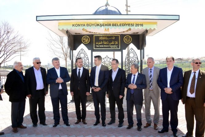 baskan-akyurek-“mezarlik-bakimlarina-ozel-onem-veriyoruz-(3).jpg