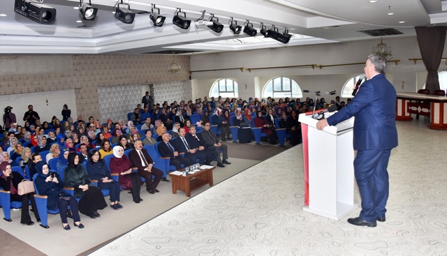 baskan-akyurek-belediye-calisanlari-acisindan-yeni-bir-donem-basladi---2.jpg