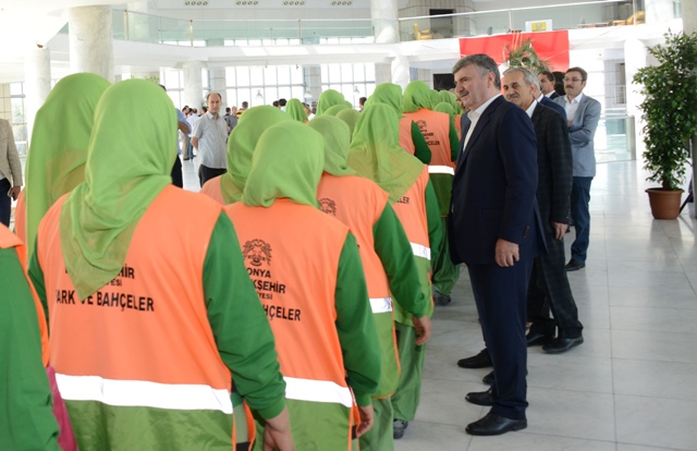 baskan-akyurek-belediye-calisanlariyla-bayramlasti-7.jpg