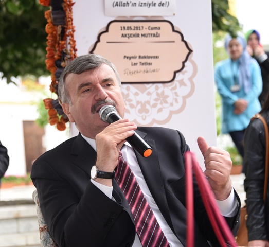 baskan-akyurek-komek-mutfagi’na-konuk-oldu-(4).jpg