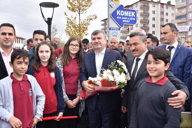 baskan-akyurek-seydisehir-sehir-konagi’nin-acilisini-yapti-(2).jpg