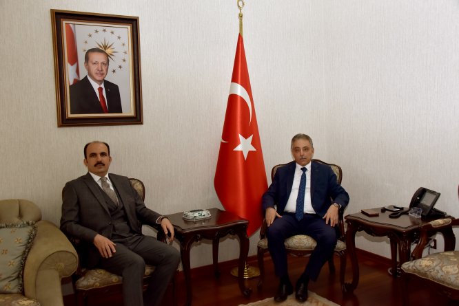 baskan-altay’dan-vali-toprak’a.jpg