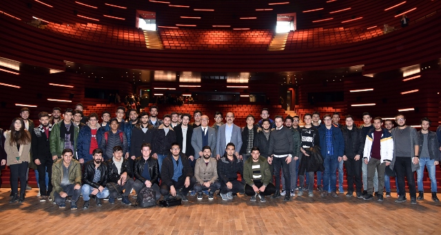 baskan-altay-genclerle-bulustu-(3).jpg