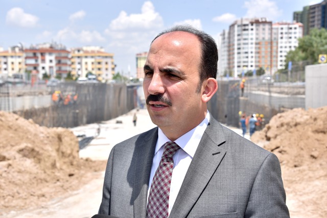 baskan-altay-yapimi-devam-eden-koprulu--3.jpg