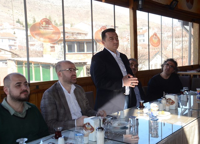 baskan-bakici-gelecegin-mimarlarini-agirladi--(2).jpg