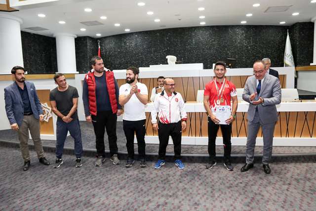 baskan-kavus-meram-belediyespor,-basarili--(4).jpg