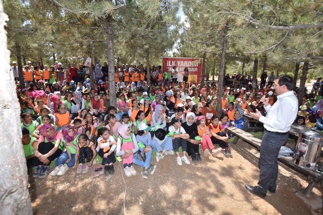 baskan-kilca,-yaz-kampi’ni-gezdi--(4).jpg
