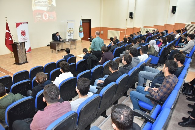 baskan-kilca-“selcuk’ta-hukuk-ogrencileriyle--(2).jpg