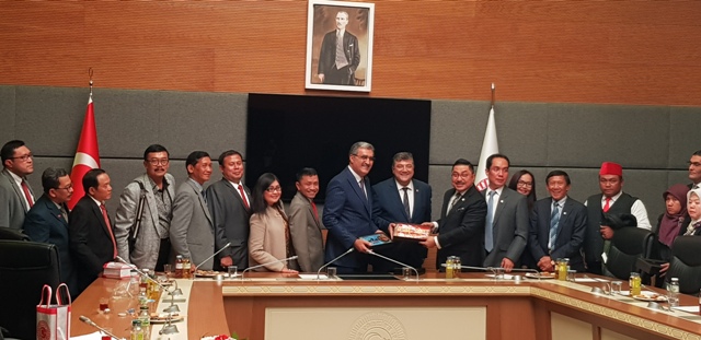 baskan-konuk,-endonezya-heyetini-agirladi-(3).jpg