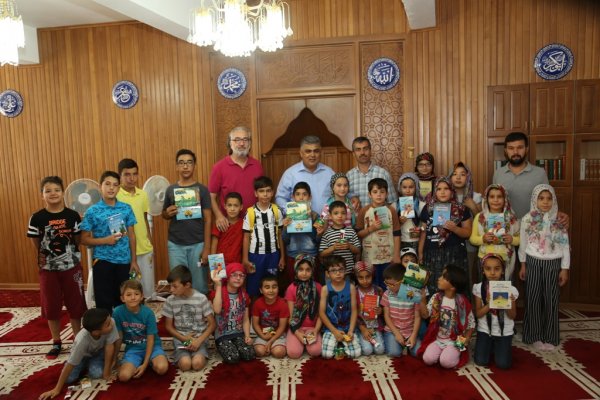 baskan-ozguven-miniklerle-birlikte-(8).jpg