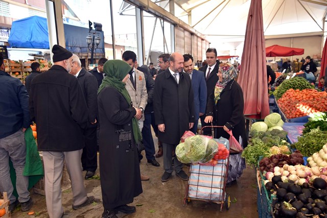 baskan-pekyatirmaci-vatandaslarla--(1).jpg