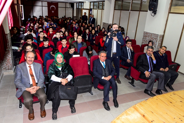 baskan-toru,-fen-lisesi-ogrencileriyle-bulustu-(2).jpg