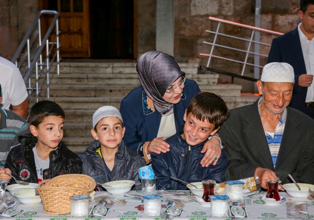 baskan-toru,-kapu-camii-cemaatiyle--(5).jpg
