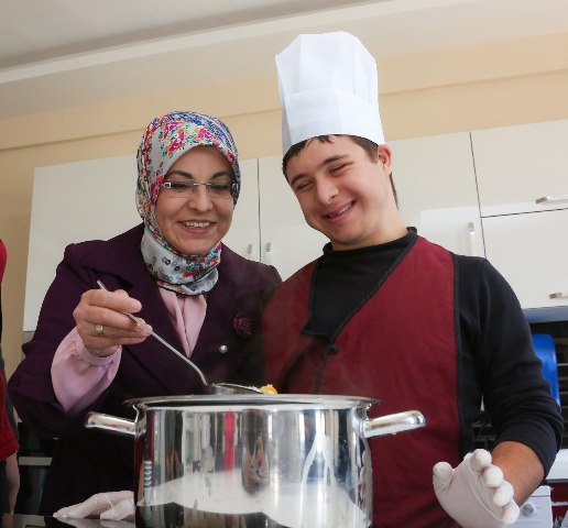 baskan-toru,-ozel-ogrencilerin-sosyal-medyadan--(1).jpg