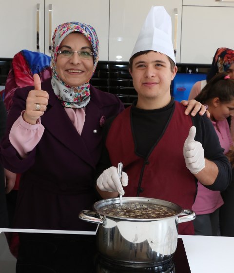 baskan-toru,-ozel-ogrencilerin-sosyal-medyadan--(2).jpg