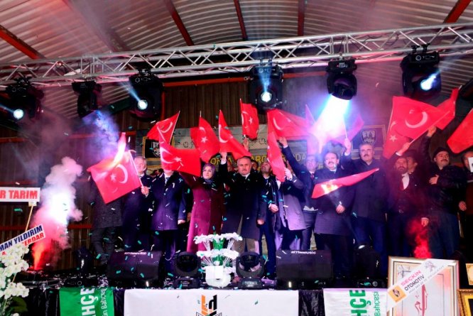 baskan-toru-pazarci-esnafiyla-bulustu--(8).jpg