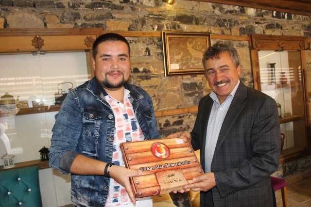baskan-tutal-974-tertip-mehmetciklerle-yemek-yedi-(3).jpg