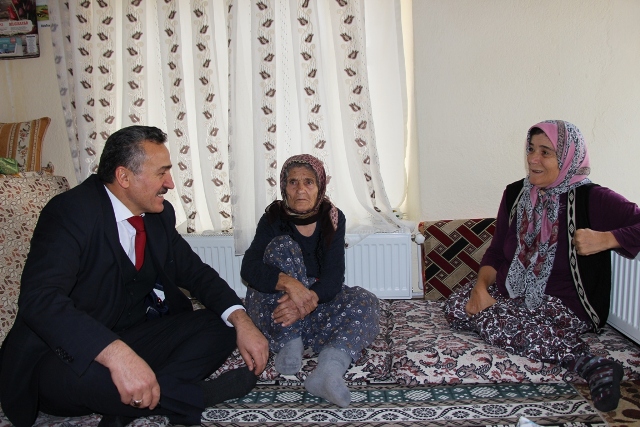 baskan-tutaldan-engellilere-supriz-ziyaret-(1).jpg