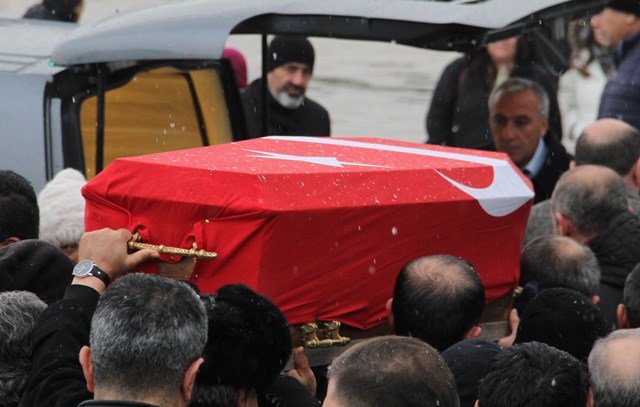 berahitdin-albayrak-son-yolculuguna--(3).jpg