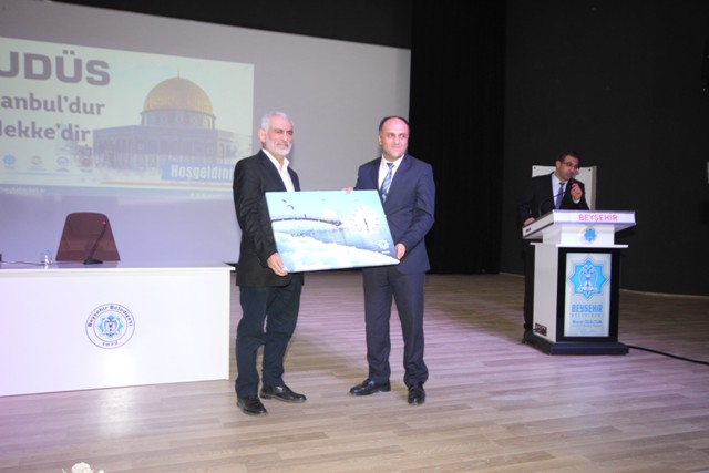 beysehir’de-“kudus-istanbul’dur,-mekke’dir”-konferansi--(2).jpg