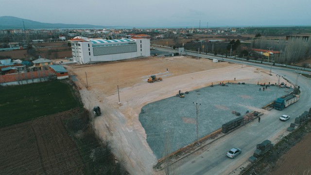 beysehir’e-yeni-acik-otopark-alani---(1).jpg