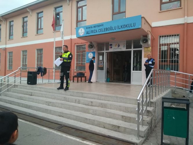 beysehirde-emniyetten-ogrencilere--(3).jpg