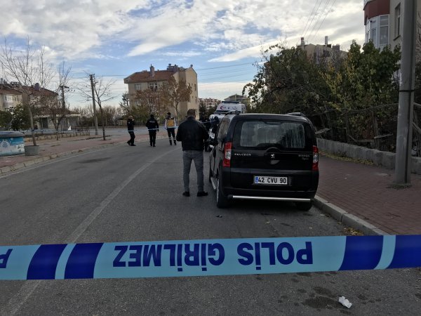bicaklanarak-olduruldu,-polis-adim-adi-(6).jpg
