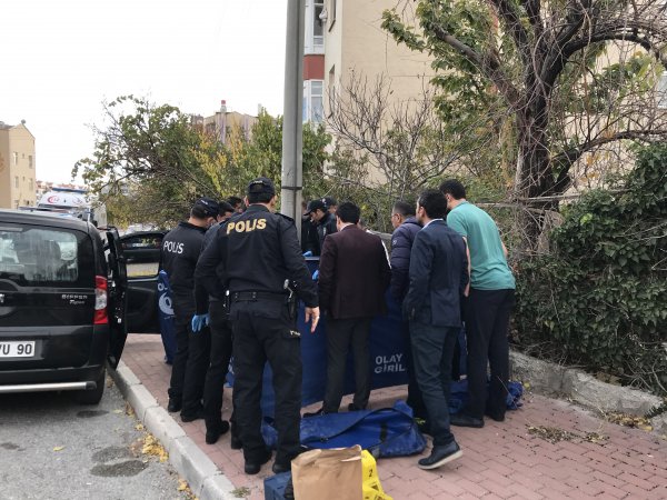 bicaklanarak-olduruldu,-polis-adim-adi-(8).jpg