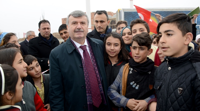 binlerce-ogrenci-tarihi-ve-kulturel-degerlerimizi-yakindan-taniyor-(2).jpg