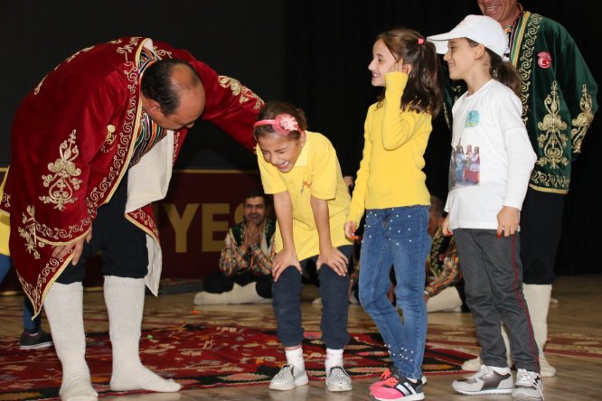 bizim-kahramanimiz-noel-baba-degil,-nasreddin--(3).jpg