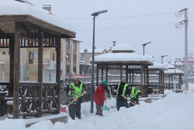 bozkir’da-kar-mesaisi-(1).jpg