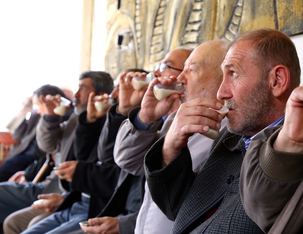 bu-kahvehanede-hurmali-sut--(1).jpg