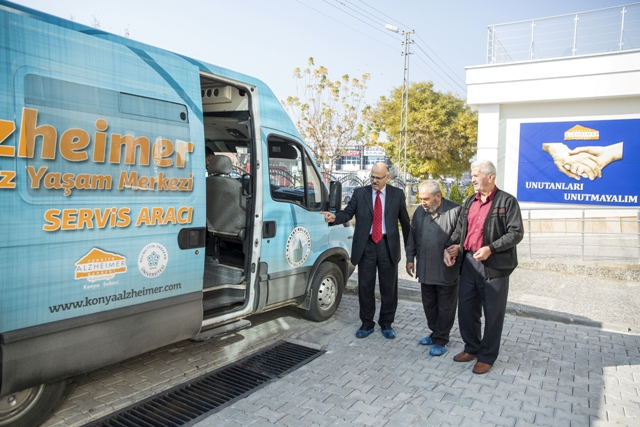 bu-merkez-alzaymirliya-da-yakinlarina-da-nefes-aldiriyor-(4).jpg