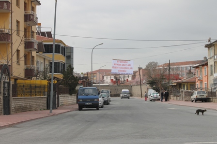 bu-sokaga-baskan-ve-muhtar-adayi-giremez-(2).jpg
