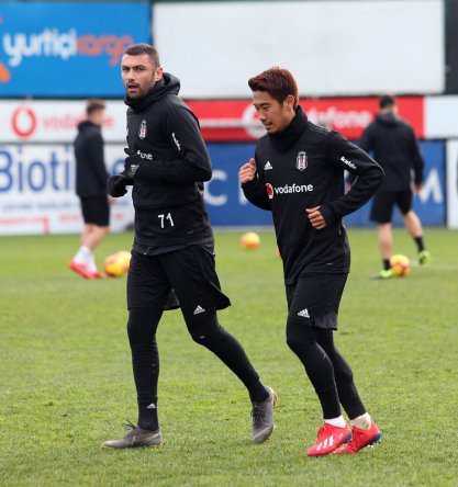 burak,-kawaga-besiktas.jpg