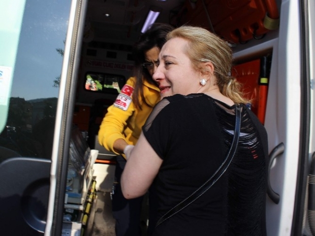 bursa-da-ulu-cami-yaninda-patlama-1-olu-6-8391329_1851_m.jpg bursa-da-ulu-cami-yaninda-patlama-1-olu-6-8391329_1851_m.jpg