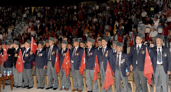buyuksehir’den-15-temmuz-sehitler-ve-milli-irade-dayanisma-gecesi-3.jpg buyuksehir’den-15-temmuz-sehitler-ve-milli-irade-dayanisma-gecesi-3.jpg