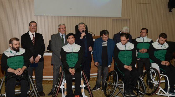 buyuksehir’den-tekerlekli-sandalye-basketbol-takimi’na-destek-(1).jpg