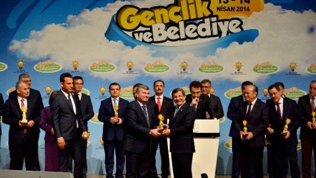 buyuksehir-e-genclik-projeleri-odulu-8355215_x_o.jpg