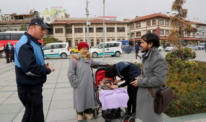 buyuksehir-turizm-zabitasi-ziyaretcilere--2.jpg