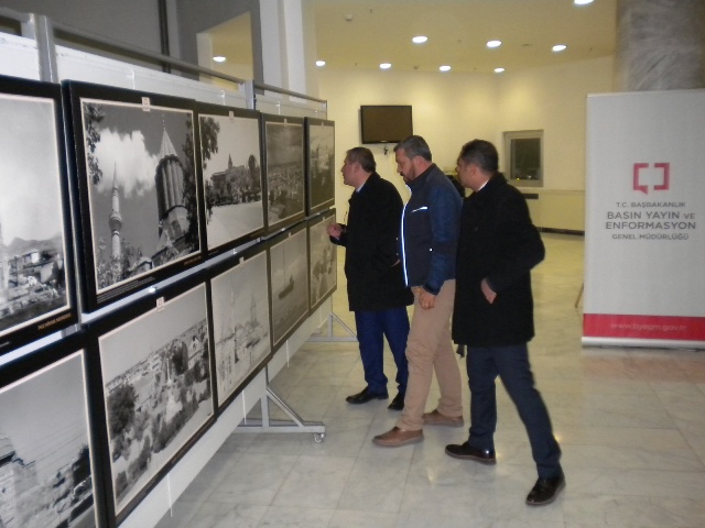 byegm’nin-“gecmis-zamanda-konya”-fotograf-sergisi-acildi-4.jpg byegm’nin-“gecmis-zamanda-konya”-fotograf-sergisi-acildi-4.jpg