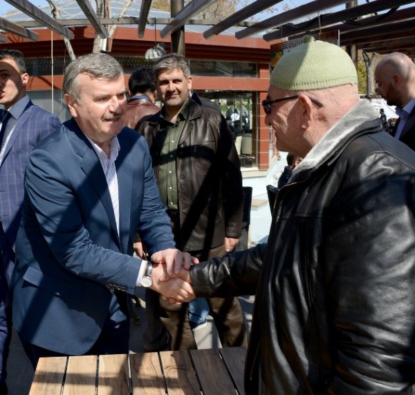 camli-kosk-soylesilerine-mustafa-kabakci-konuk-oldu-7.jpg camli-kosk-soylesilerine-mustafa-kabakci-konuk-oldu-7.jpg