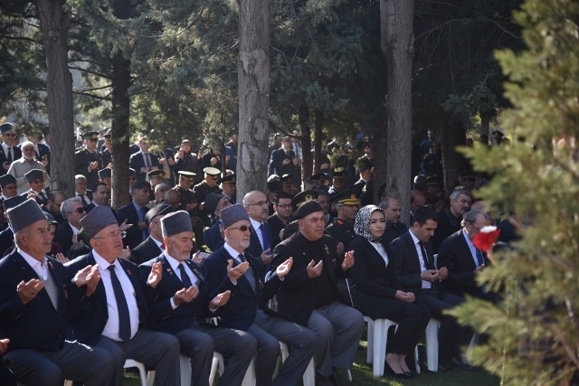 canakkale-sehitleri-konya’da-anildi--(5).jpg