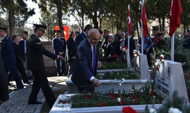 canakkale-sehitleri-konya’da-anildi--(6)-001.jpg