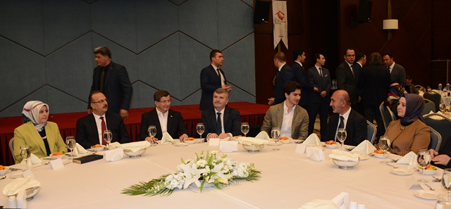 canakkale-zaferi’nin-103.-yildonumu-dualarla-ve-coskuyla-kutlandi-6.jpg