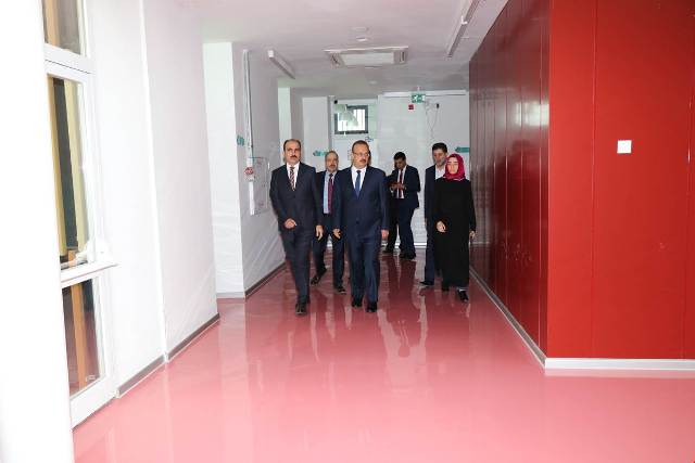 canbolat-kongre-merkezi-ve-sobe’yi-inceledi-(11).jpg