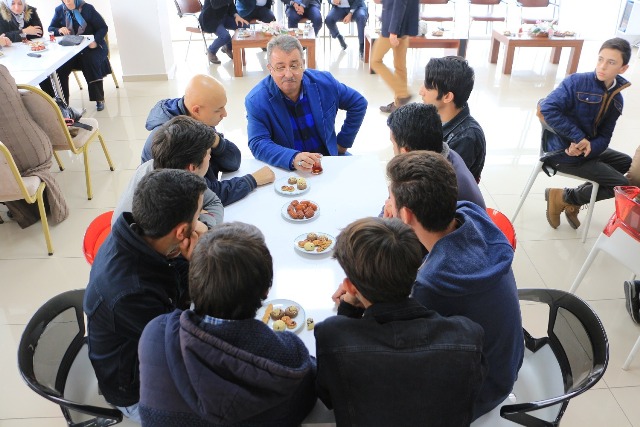 celaleddin-karatay-genclik-merkezi-ogrencilerden-yogun-ilgi-goruyor-(4).jpg