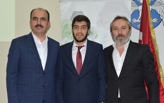 cevat-olcok-universite-ogrencilerine-siyasal-iletisimi-anlatti-(4).jpg